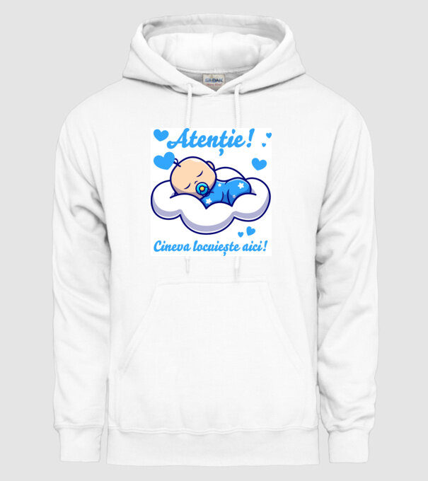 Atenție! Cineva locuiește aici! model alb pe tricou