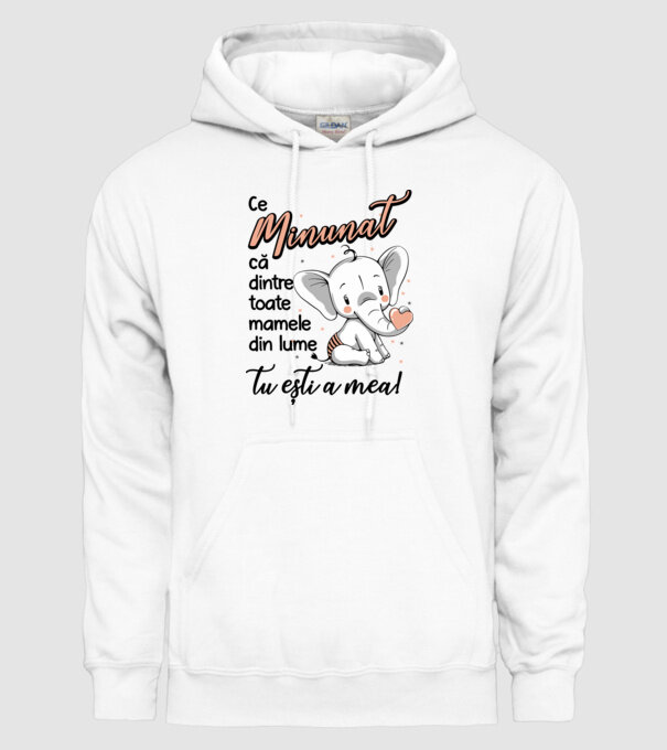 Ce minunat că dintre toate mamele din lume, tu ești a mea! model alb pe tricou