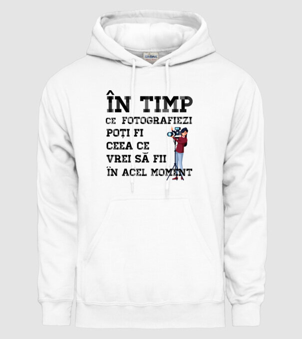 în timp ce fotografiezi poți fi ceea ce vrei să fii - în acel moment model alb pe tricou
