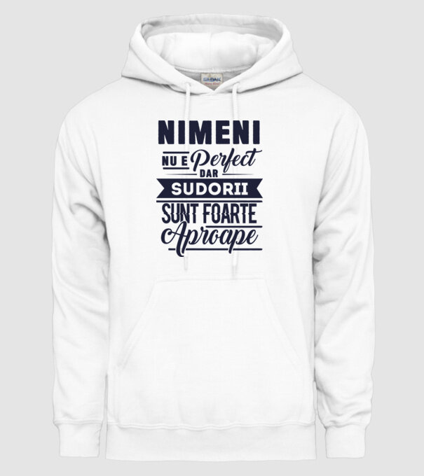 Nimeni nu e perfect, dar sudorii sunt foarte aproape model alb pe tricou