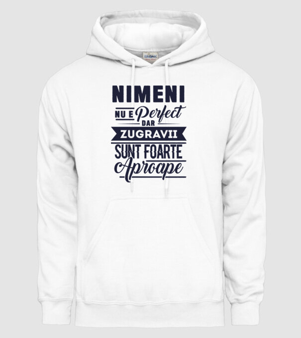Nimeni nu e perfect, dar zugravii sunt foarte aproape model alb pe tricou