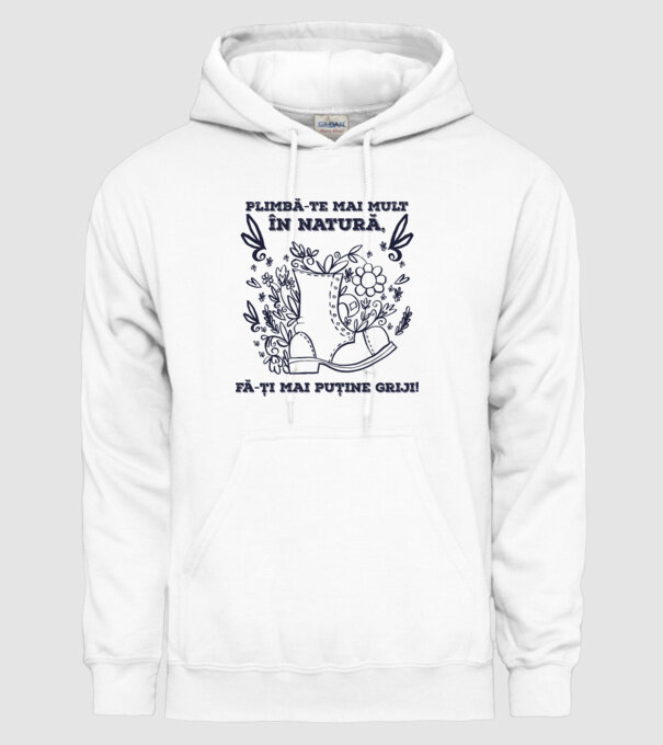Plimbă-te mai mult în natură, fă-ți mai puține griji! model alb pe tricou