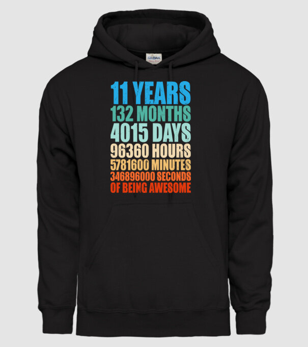 11 years of being awesome model negru pe tricou
