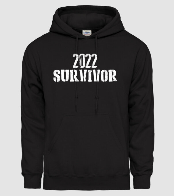 2022 survivor model negru pe tricou