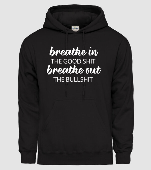 Inspiră model negru pe tricou