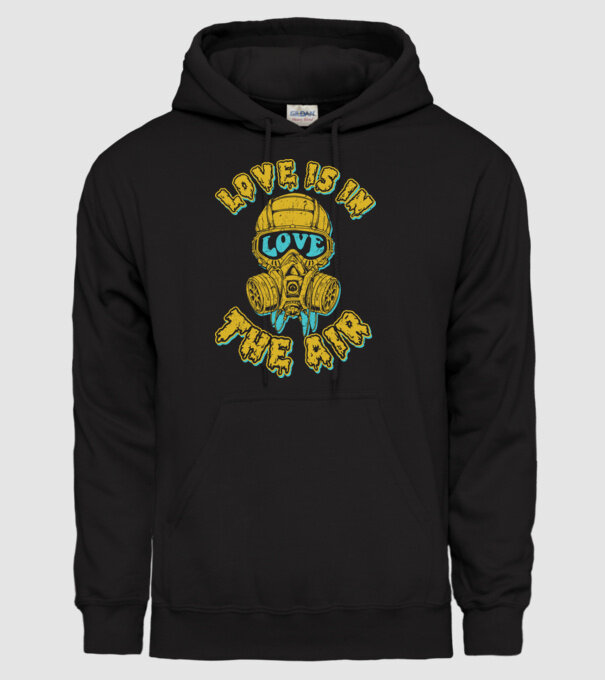 Love is in the air model negru pe tricou