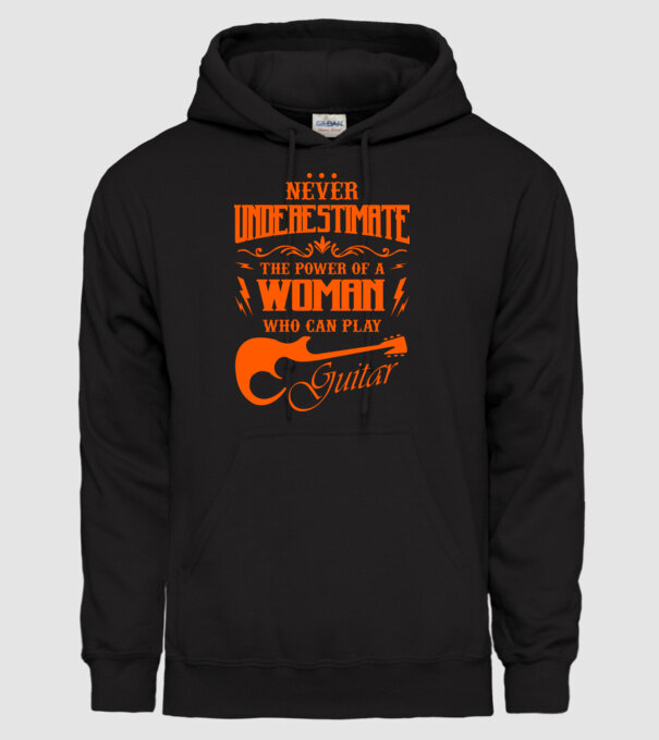 Never underestimate the power of a guitar woman model negru pe tricou