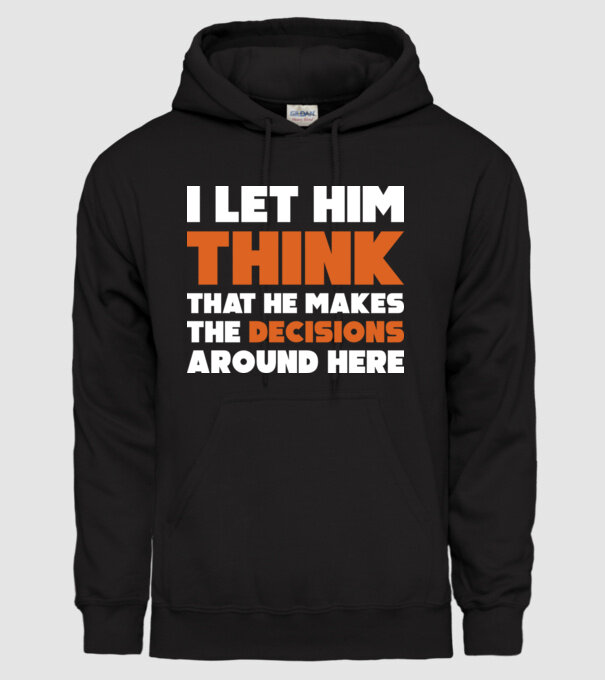 Motiv cuplu I let him think model negru pe tricou