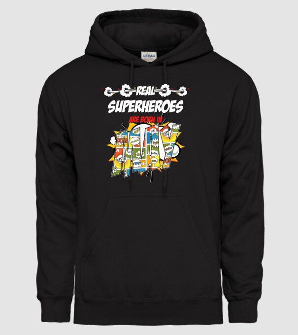real superheroes are born in may model negru pe tricou