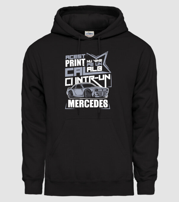 Acest prinț nu vine pe un cal alb, ci într-un Mercedes model negru pe tricou