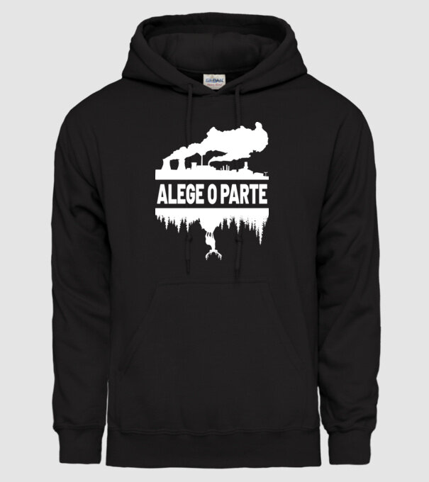 Alege o parte model negru pe tricou