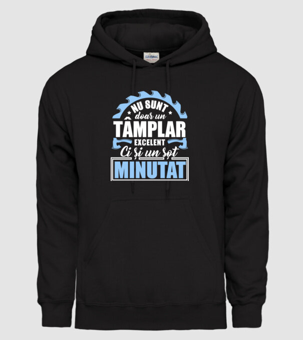 Nu sunt doar un tâmplar excelent, ci și un soț minunat! model negru pe tricou