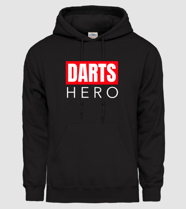 DARTS HERO model negru pe tricou