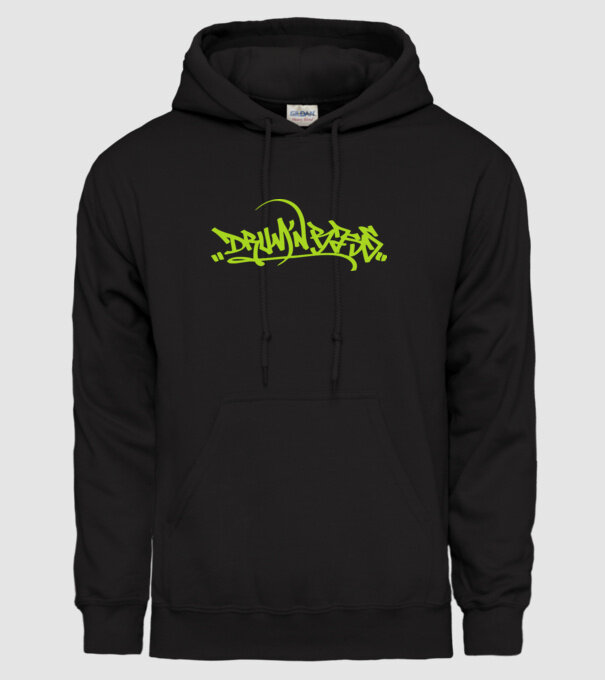 drum and bass model negru pe tricou
