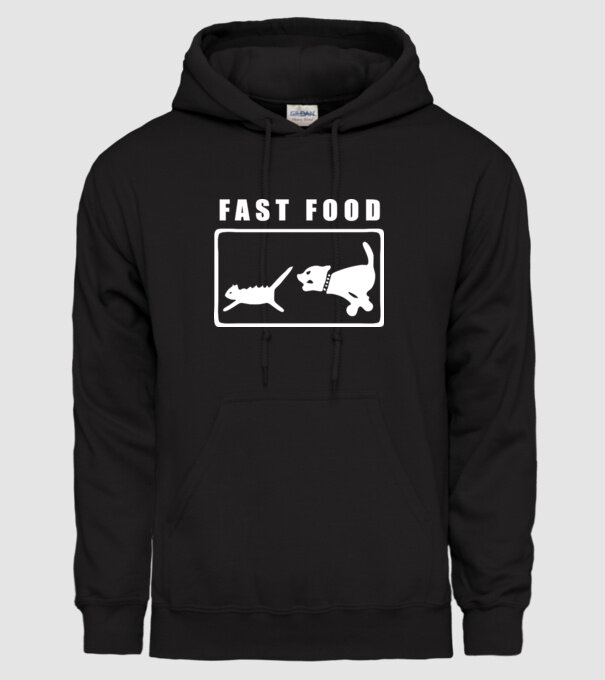 fast food model negru pe tricou