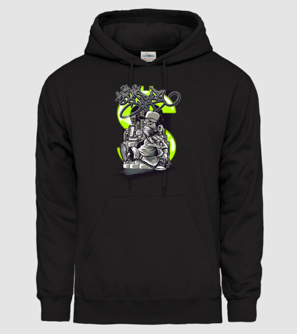 Graffiti model negru pe tricou