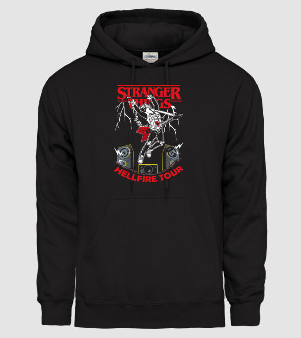 HELLFIRE TOUR model negru pe tricou