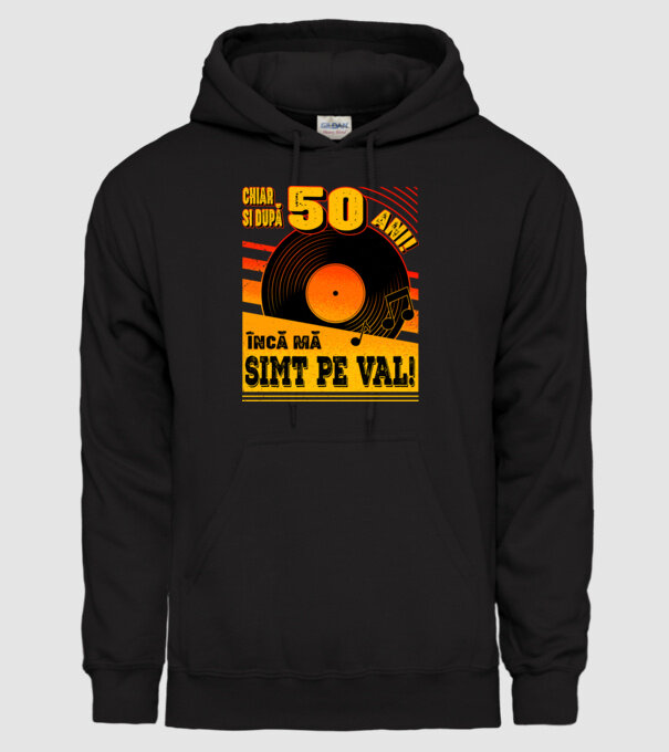 Încă mă simt pe val! 50 model negru pe tricou