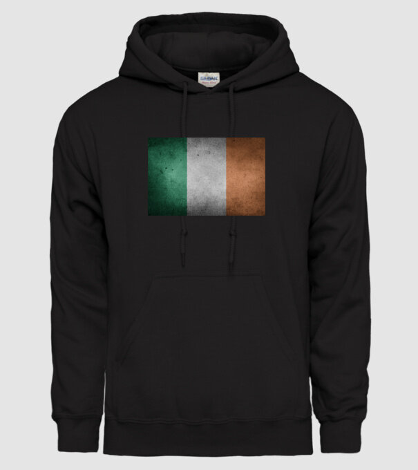 IRELAND model negru pe tricou