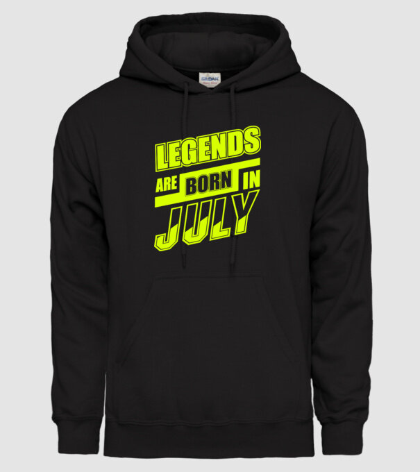 Legends are born in July model negru pe tricou