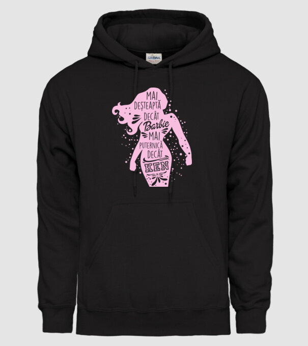 Mai deșteaptă decât Barbie, mai puternică decât Ken model negru pe tricou