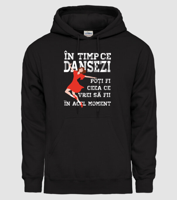 în timp ce dansezi poți fi ceea ce vrei să fii - în acel moment model negru pe tricou