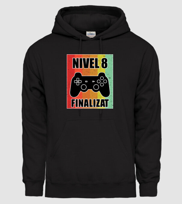 Nivel 8 finalizat model negru pe tricou