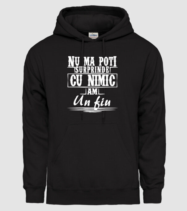 Nu mă poți surprinde cu nimic, am un fiu model negru pe tricou