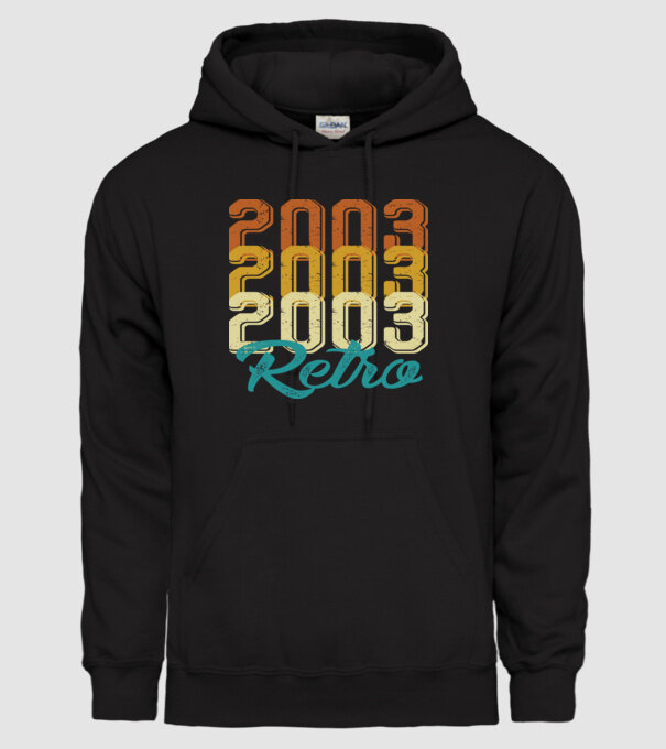 Retro 2003 model negru pe tricou