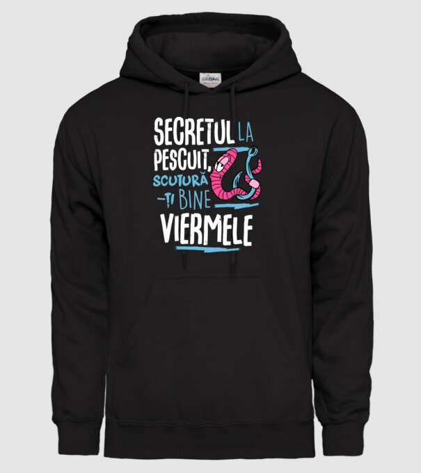 Secretul la pescuit scutură-ți bine viermele model negru pe tricou