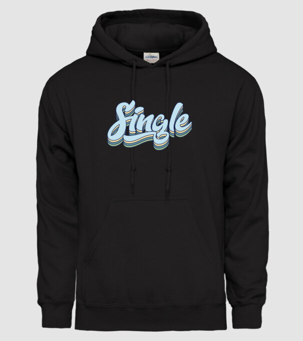 single model negru pe tricou