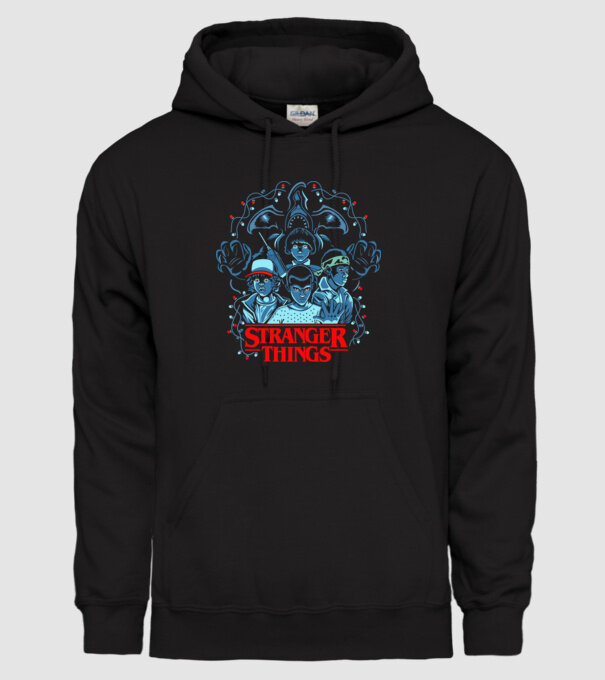 ST model negru pe tricou