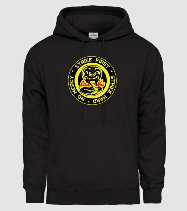 Strike first strike hard logo model negru pe tricou