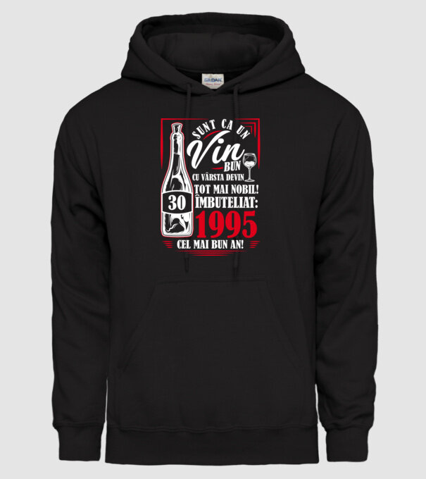 Un Vin Bun 1995 - Negru model negru pe tricou