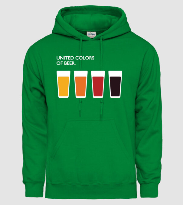 United Colors model verde pe tricou