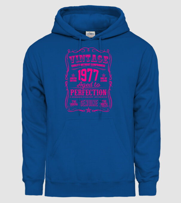 Vintage Perfection - 1977 model albastru regal pe tricou