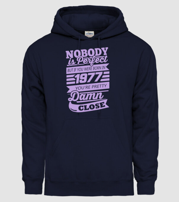 Nobody 1977 model albastru închis pe tricou