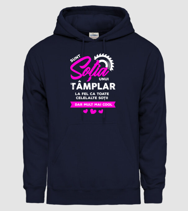 sunt soția unui tâmplar, la fel ca toate celelalte soții, dar mult mai cool model albastru închis pe tricou
