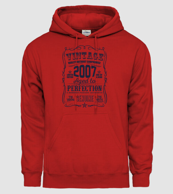Vintage Perfection - 2007 model roșu pe tricou