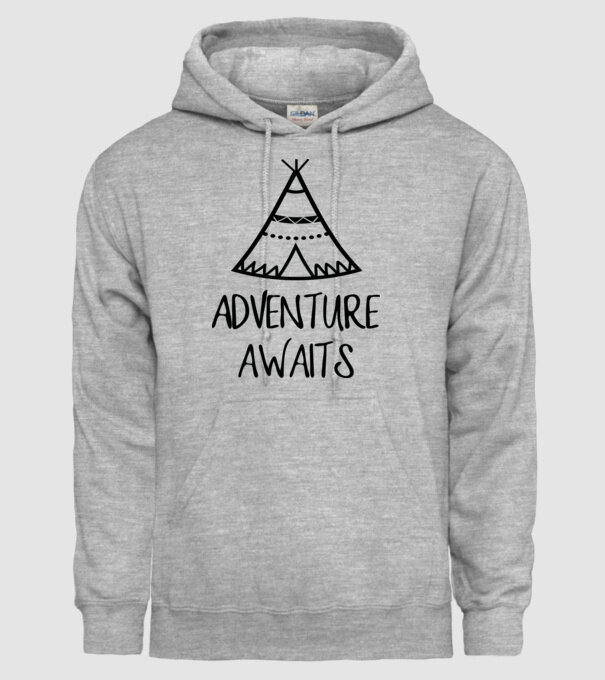 Advanture awaits model gri pe tricou