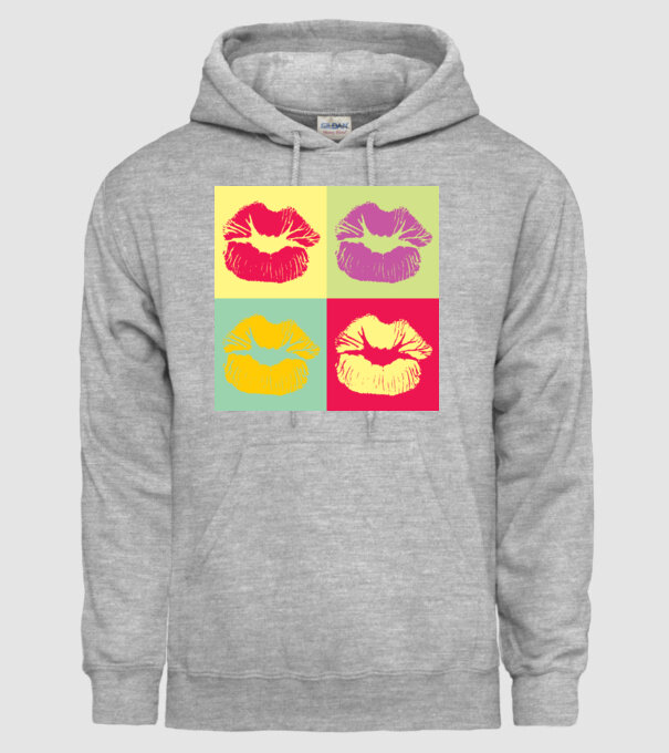 Pop Art Kiss model gri pe tricou