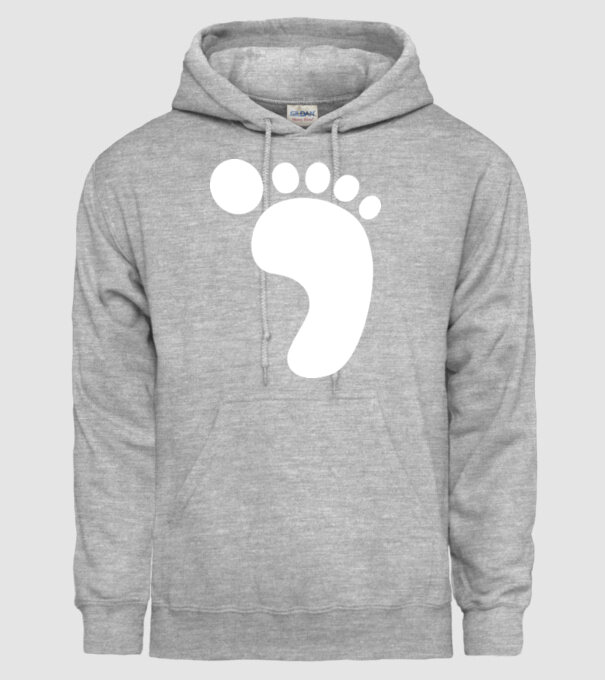 Picior model gri pe tricou