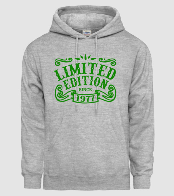 Limited edition 1977 model gri pe tricou
