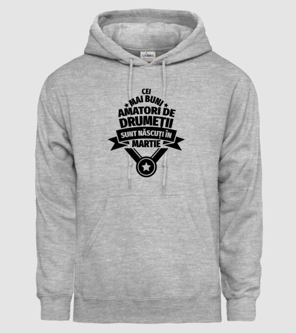 Cei mai buni amatori de drumeții sunt născuți în Martie model gri pe tricou