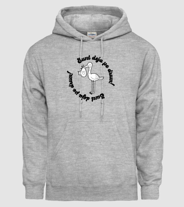 Sunt deja pe drum model gri pe tricou
