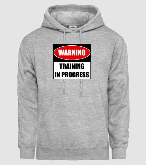 Warning Training In Progress model gri pe tricou