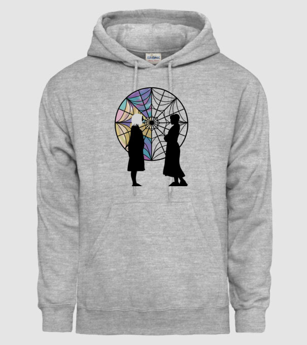 Wednesday and Enid model gri pe tricou