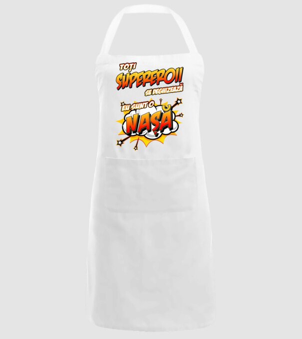 Toți supereroii se deghizează, eu sunt o nașă model alb pe tricou