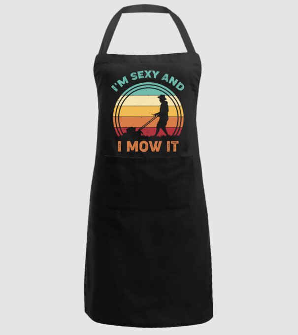 I'm sexy and i mow it model negru pe tricou