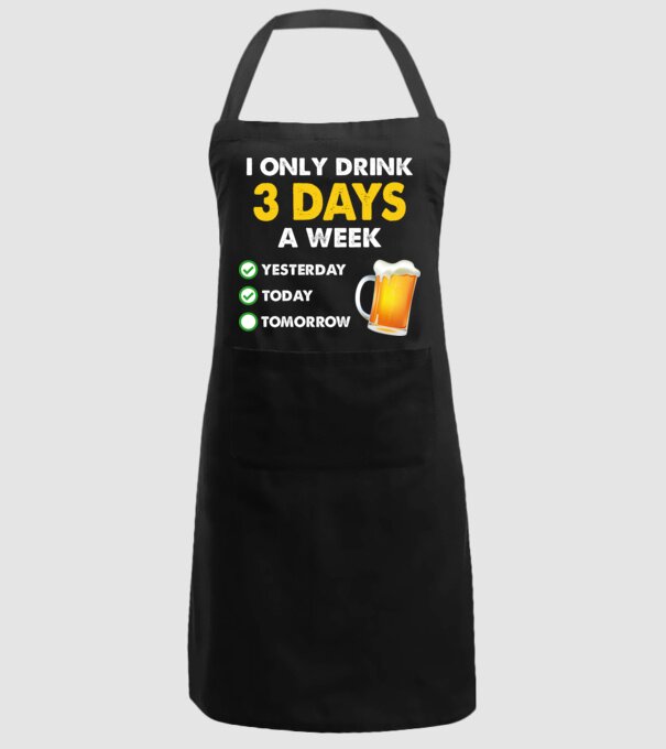 I only drink 3 days a week model negru pe tricou